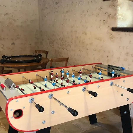 Petite Avec Piscine Chauffee, Tennis Et Nombreuses Activites Pour Tous!
